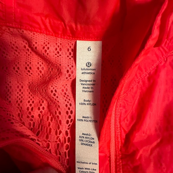 Lulu Run Wild Jacket size 6 - Picture 3 of 5